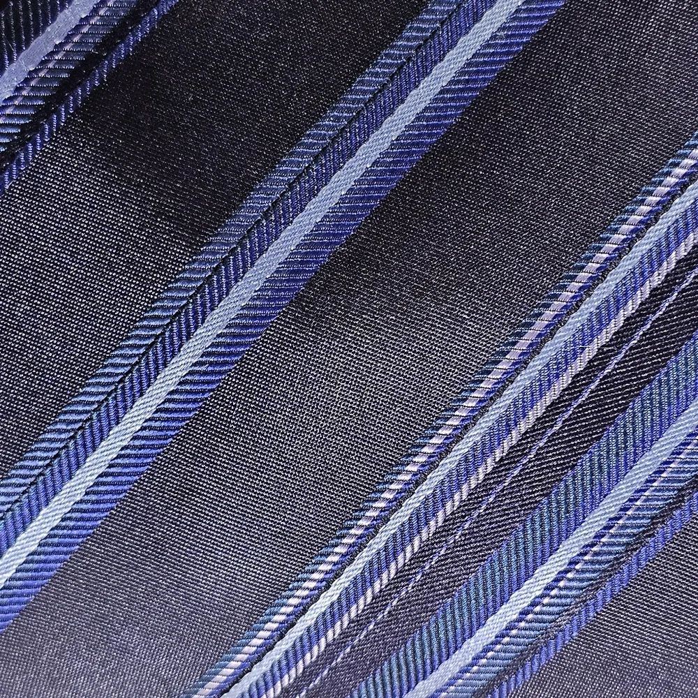 BANANA REPUBLIC TIE
